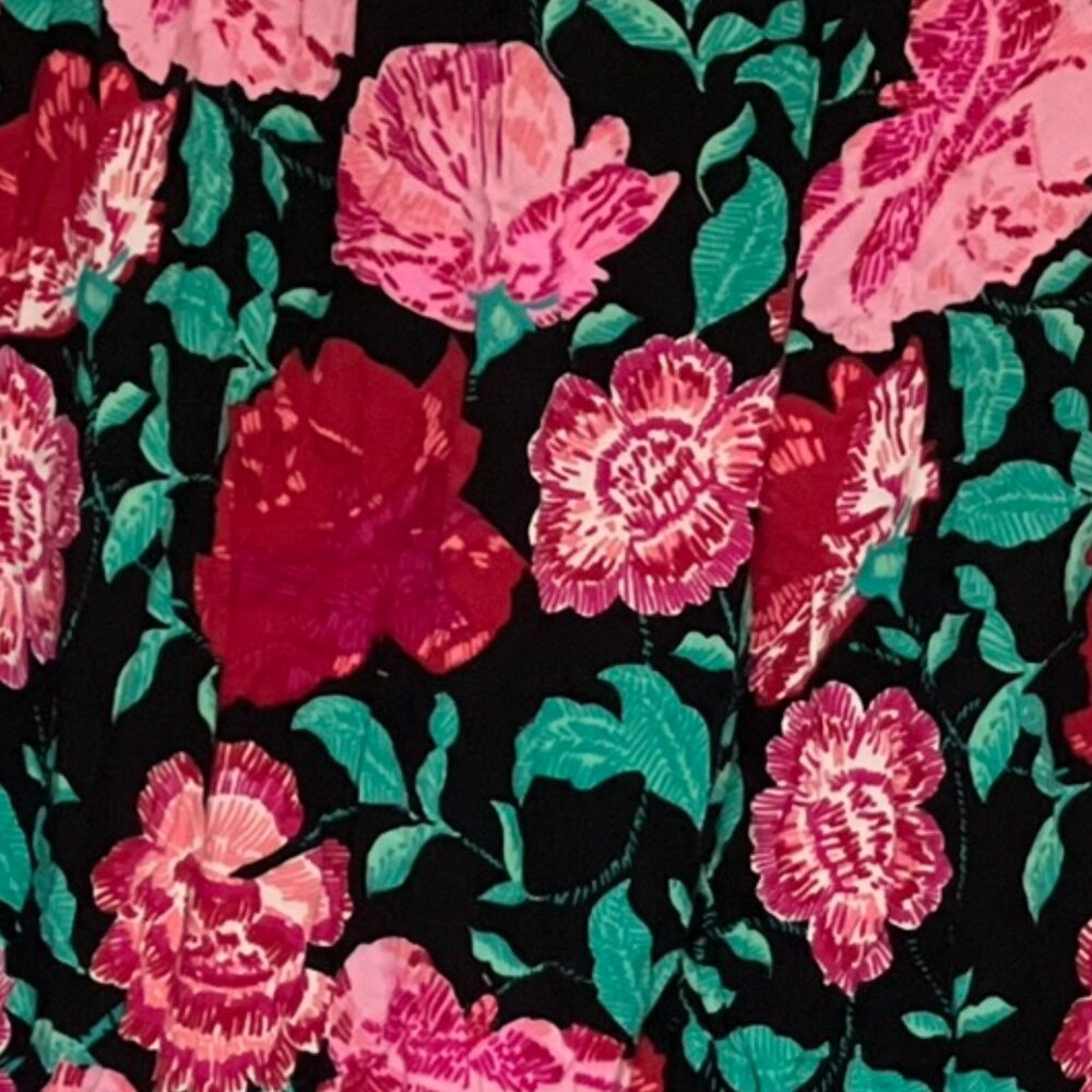 Black & Pink Roses Pant Suit – Chic, Feminine, and Statement-Making